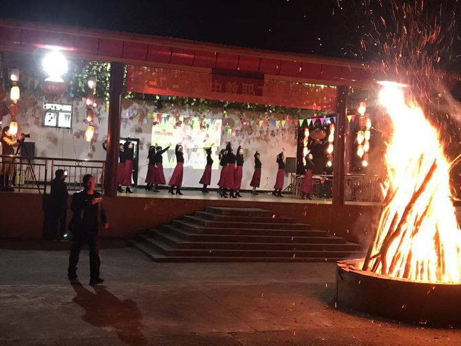 篝火晚会.jpg