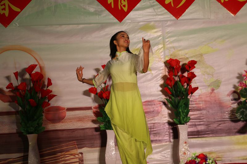 舒贝老师舞蹈.JPG