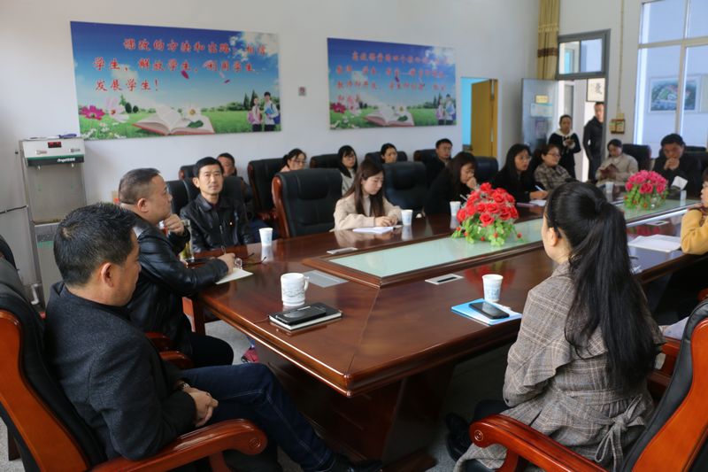 七中与十中班主任进行班级管理交流.JPG