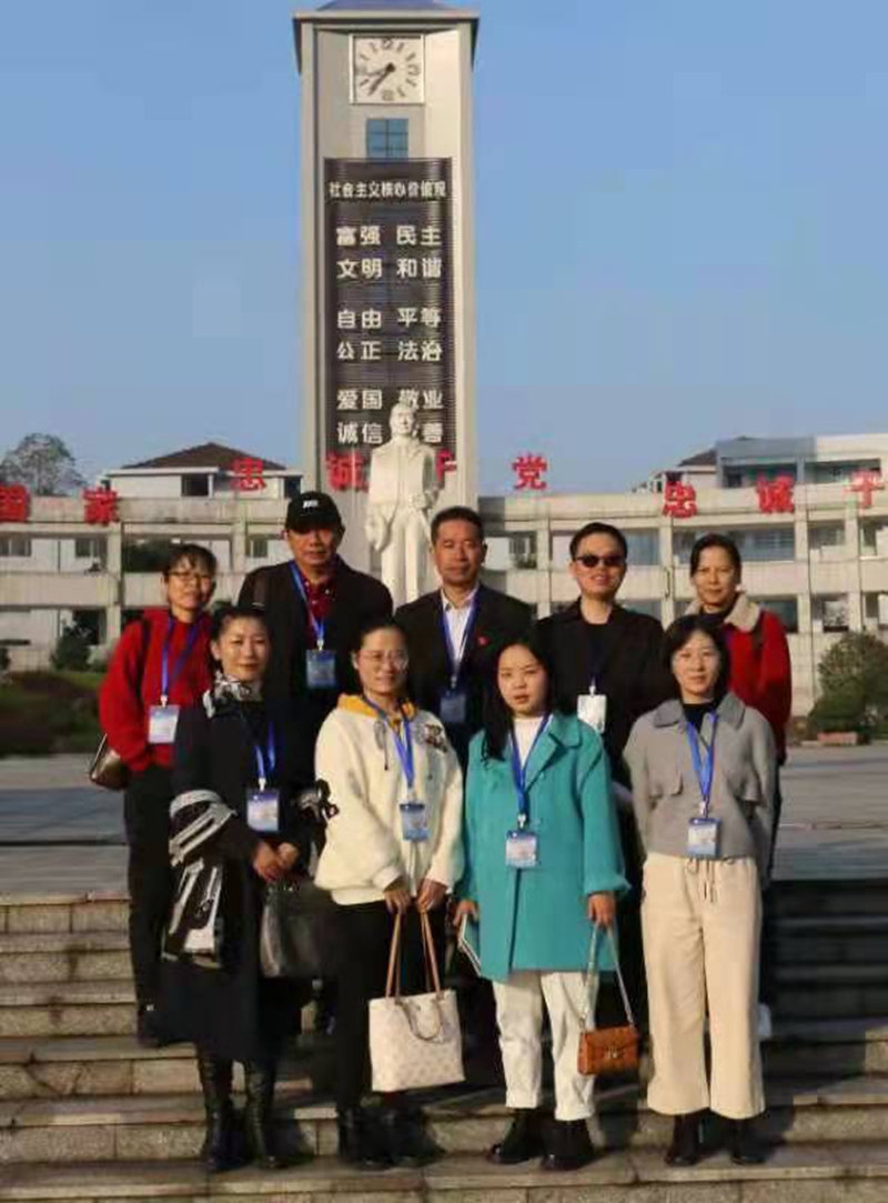 七中骨干教师一中跟班合影.jpg