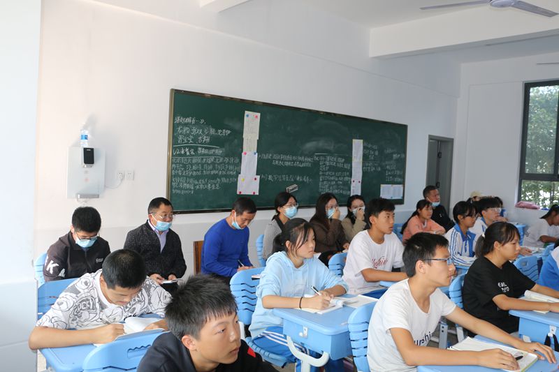 推门听课.JPG